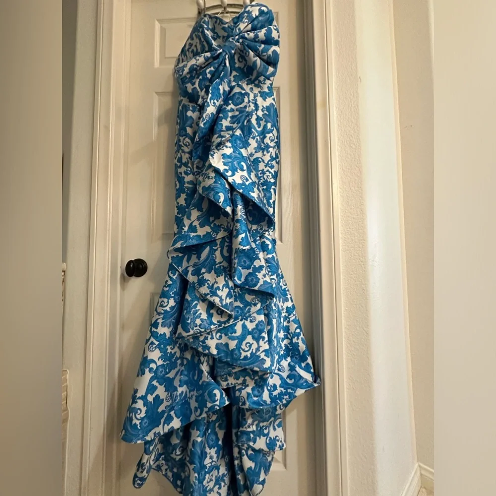 Mestiza Azulejo Gown - Picture 7 of 9